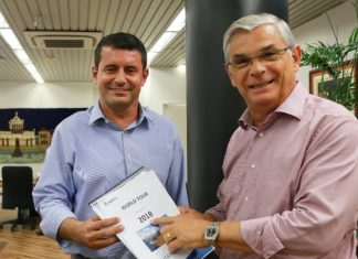 GOVERNADOR PINHO MOREIRA DESTACA O TURISMO COMO POTENCIAL ECONÔMICO EM SC
