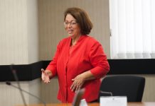 IDELI SALVATTI PARTICIPA DE “CANTORIA” EM BRASÍLIA PELA LIBERDADE DE LULA