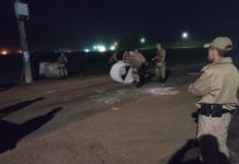 CAMINHONEIROS: PM ACABA COM BLOQUEIOS E COMBUSTÍVEL CHEGA AOS POSTOS