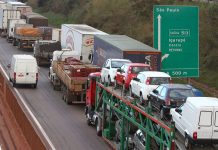 GREVE: “SEM CAMINHÃO, O BRASIL PARA”