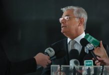 PINHO MOREIRA: “POLÍTICA DE PREÇOS DOS COMBUSTÍVEIS É EQUIVOCADA”