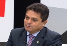 DEPUTADO JOÃO RODRIGUES GRAVA VÍDEO PARA AS REDES SOCIAIS