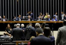 GREVE DOS CAMINHONEIROS: APROVADA MP DO PREÇO MÍNIMO PARA FRETE RODOVIÁRIO