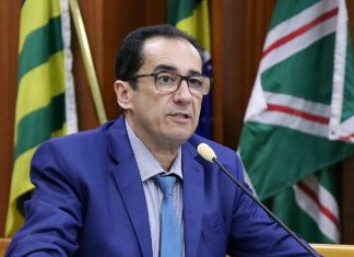 SENADOR ELEITO VAI PROPOR CORTE DE 50% DE VERBAS DE SENADORES E DEPUTADOS