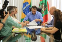 GOVERNADOR MOISÉS AUTORIZA CONTRATAÇÃO DE 911 PROFESSORES