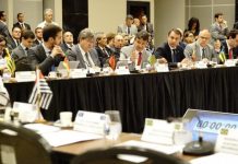 CARLOS MOISÉS ADMITE ATRASO NO PAGAMENTO DOS SALÁRIOS