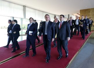 TRÊS PODERES SE REÚNEM PARA DEBATER SOBRE PACTO ECONÔMICO