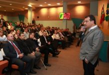 GOVERNO COMEMORA GESTÃO NA SAÚDE MAS, FILAS ENORMES DE ESPERA CONTINUAM CRESCENDO