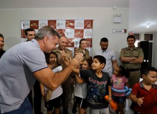 PREFEITURA DE FLORIANÓPOLIS E POLÍCIA MILITAR DÃO EXEMPLOS DE RESPEITO Á CIDADANIA