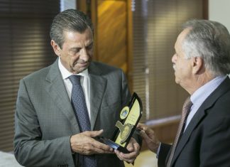 DEPUTADO JÚLIO GARCIA RECEBE O TROFÉU “GOVERNADOR CELSO RAMOS”