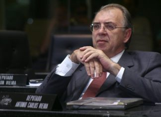 ANTÔNIO CARLOS VIEIRA, O “VIEIRÃO”, MORREU HOJE EM FLORIANÓPOLIS