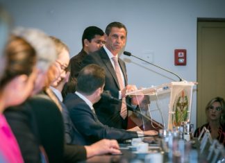 CONGRESSO NA ALESC DESTACA A IMPORTÂNCIA DO PAPEL DAS MULHERES NA POLÍTICA