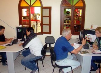 PROCON DE PALHOÇA ADVERTE COLÉGIOS PARTICULARES: NÃO PODE HAVER DIRECIONAMENTO PARA LIVRARIAS NA COMPRA DO MATERIAL ESCOLAR