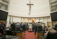 ANTÔNIO CARLOS VIEIRA: CORPO ESTÁ SENDO VELADO NA ALESC E SEPULTAMENTO SERÁ À TARDE