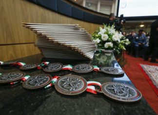 ALESC: PERSONALIDADES E ENTIDADES RECEBEM A COMENDA DO LEGISLATIVO CATARINENSE