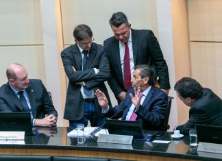 CRÍTICAS AO GOVERNADOR MOISÉS E VIOLÊNCIA CONTRA MULHER MARCARAM A SESSÃO DE HOJE NA ALESC