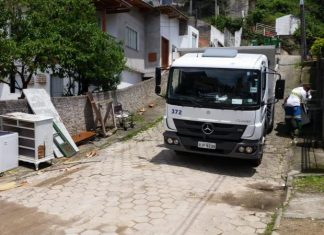 CARGA PESADA: COMCAP MONTA FORÇA TAREFA PARA RECOLHER LIXO VOLUMOSO