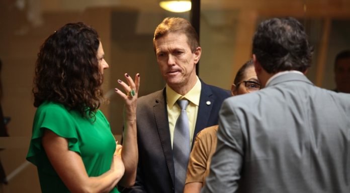 PROTESTOS CONTRA EDITAL QUE ABRE PROCESSO DE CONCESSÃO DO TRECHO SUL DA BR-101