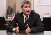 GOVERNADOR CARLOS MOISÉS DEMITE O SECRETÁRIO DE INFRAESTRUTURA