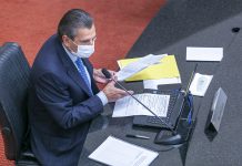 ALESC OFICIALIZA PROCESSO DE IMPEACHMENT CONTRA GOVERNADOR CARLOS MOISÉS E VICE DANIELA REINEHR