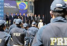 PRESIDENTE BOLSONARO PRESIDE FORMATURA DE AGENTES DA PRF EM FLORIANÓPOLIS