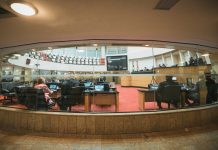 ALESC: DEPUTADOS REPUDIAM OMISSÃO DO GOVERNO FEDERAL NA VACINAÇÃO CONTRA A COVID19