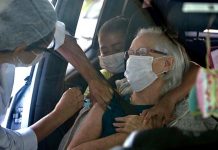 FLORIANÓPOLIS: IDOSOS A PARTIR DE 77 ANOS RECEBEM DOSES DA VACINA AMANHÃ E SÁBADO