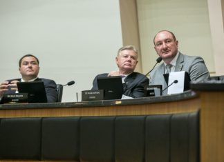 DEPUTADOS DERRUBAM VETOS SOBRE LIBERAÇÃO DE VERBAS DO ESTADO PARA OBRAS FEDERAIS EM SC