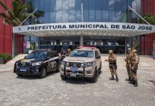 PREFEITURA DE SÃO JOSÉ FAZ DOAÇÃO DE VIATURAS ESPECIAIS PARA A POLÍCIA MILITAR DE SC