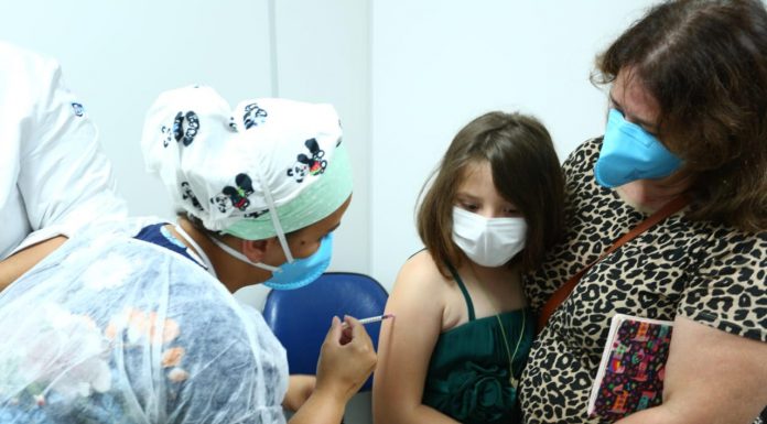 FLORIANÓPOLIS CONTINUA ESQUEMA DE VACINAÇÃO DE CRIANÇAS AMANHÃ