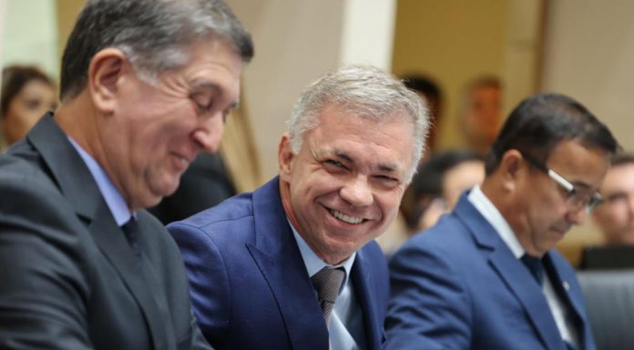 RENÚNCIA DE GEAN LOUREIRO: TOPAZIO NETO É O NOVO PREFEITO DE FLORIANÓPOLIS