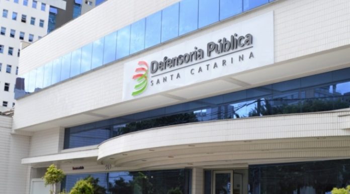 ALESC: DEFENSORIA PÚBLICA DE SC PEDE CRIAÇÃO DE CARGOS E AUMENTO GERAL DE SALÁRIOS