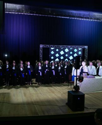 FACULDADE MUNICIPAL DE PALHOÇA CELEBRA FORMATURA DE NOVA TURMA DE GRADUADOS