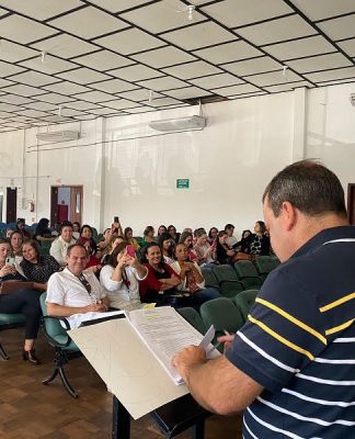 PREFEITO EDUARDO FRECCIA ANUNCIA INVESTIMENTOS DE MAIS DE R$ 22 MILHÕES NA EDUCAÇÃO EM PALHOÇA