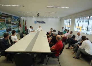 SEGURANÇA JURÍDICA: PREFEITURA DE PALHOÇA ENTREGA TÍTULOS DE PROPRIEDADE SOBRE IMÓVEIS