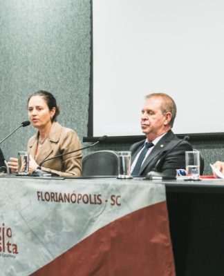 JOVENS NA POLÍTICA: ALESC ABRE CURSO DE CONHECIMENTO PARA UNIVERSITÁRIOS