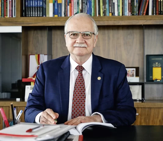 ELEIÇÕES 2022: MINISTRO EDSON FACHIN PRESIDE ABERTURA DO CONGRESSO CATARINENSE SOBRE DIREITO ELEITORAL