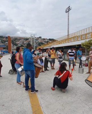 ENSINO PARA TODOS: FLORIANÓPOLIS REALIZA CORTEJO PELA EDUCAÇÃO DE JOVENS, ADULTOS E IDOSOS