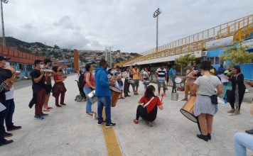 ENSINO PARA TODOS: FLORIANÓPOLIS REALIZA CORTEJO PELA EDUCAÇÃO DE JOVENS, ADULTOS E IDOSOS
