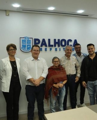 “LAR LEGAL”: PREFEITURA ENTREGA NOVAS ESCRITURAS PÚBLICAS PARA FAMÍLIAS CARENTES DE PALHOÇA