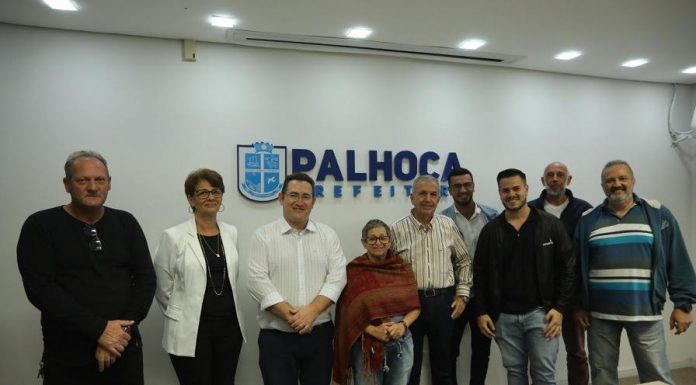 “LAR LEGAL”: PREFEITURA ENTREGA NOVAS ESCRITURAS PÚBLICAS PARA FAMÍLIAS CARENTES DE PALHOÇA