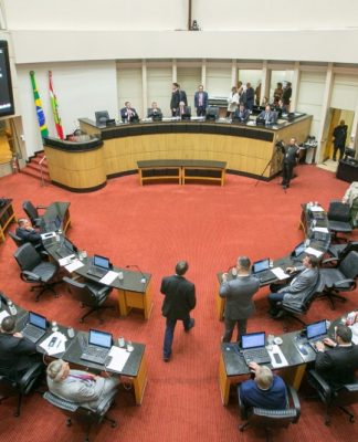 UNANIMIDADE DOS DEPUTADOS APROVA REDUÇÃO DE ICMS SOBRE SERVIÇOS E ALIMENTOS EM SC