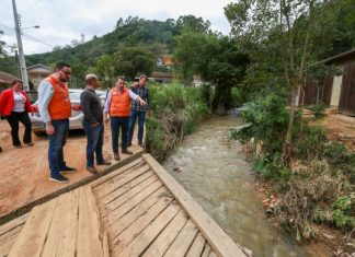 EFEITOS CHUVAS-SC: GOVERNADOR MOISÉS LIBERA RECURSOS PARA CONTER PREJUÍZOS EM ANITÁPOLIS