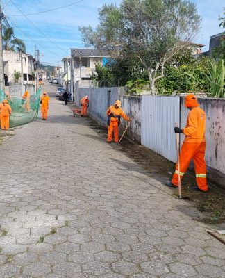 PREFEITURA EM AÇÃO: MUTIRÃO EM SÃO JOSÉ REVITALIZA BAIRRO IPIRANGA