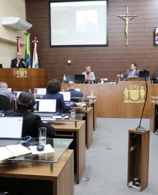 CÃMARA MUNICIPAL: SERVIÇOS DE TÁXI EM FLORIANÓPOLIS SERÃO AUTORIZADOS APENAS POR VIA ADMINISTRATIVA