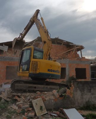 OBRAS CLANDESTINAS: MAIS 22 UNIDADES FORAM DERRUBADAS EM FLORIANÓPOLIS