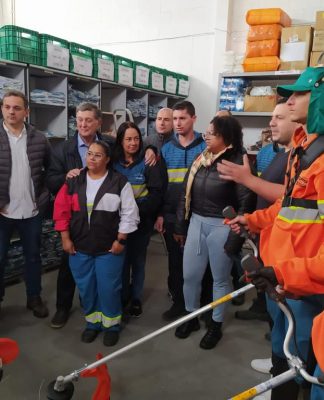 PREFEITURA DE FLORIANÓPOLIS AMPLIA E MODERNIZA SERVIÇOS DE LIMPEZA URBANA