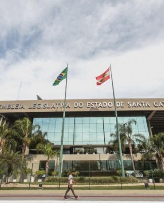 ALESC: DEPUTADOS RETOMAM SESSÕES EM PLENÁRIO E DAS COMISSÕES TÉCNICAS