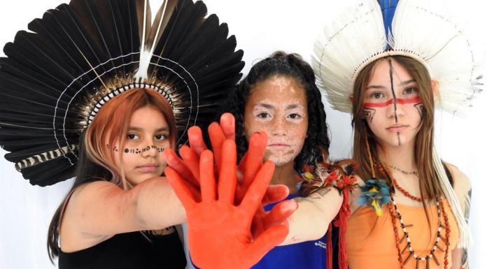 SEMINÁRIO EM FLORIANÓPOLIS: “COMO O CORPO NEGRO E INDÍGENA É VISTO E PERCEBIDO NA ESCOLA?”