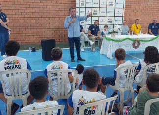 BAIRRO EDUCADOR: ATIVIDADES EXTRACURRICULARES NA REDE MUNICIPAL DE ENSINO DE FLORIANÓPOLIS